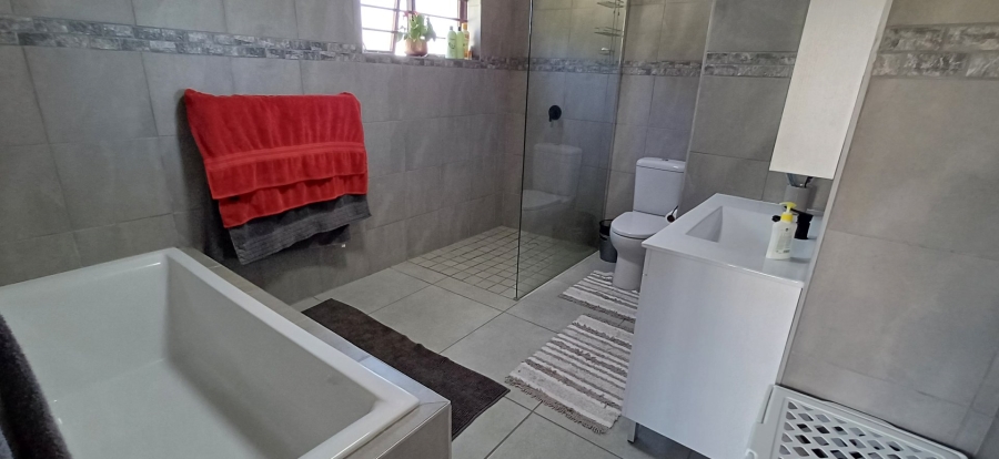 2 Bedroom Property for Sale in Dana Bay Western Cape